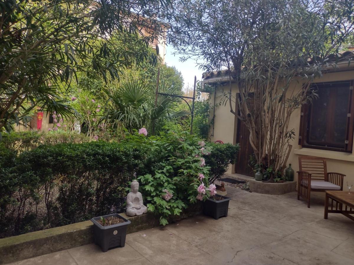 Number15 Guesthouse Каркасон Екстериор снимка